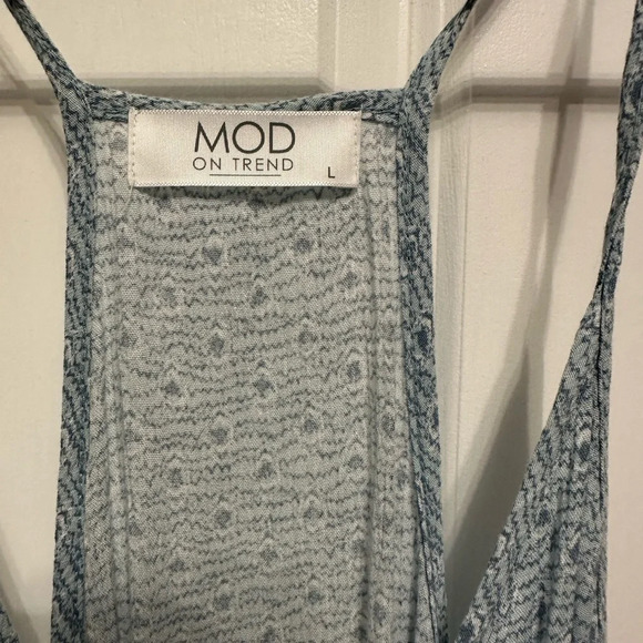 Mod boutique delicate blue racerbak w button front and tie front tank NWT - Picture 3 of 5